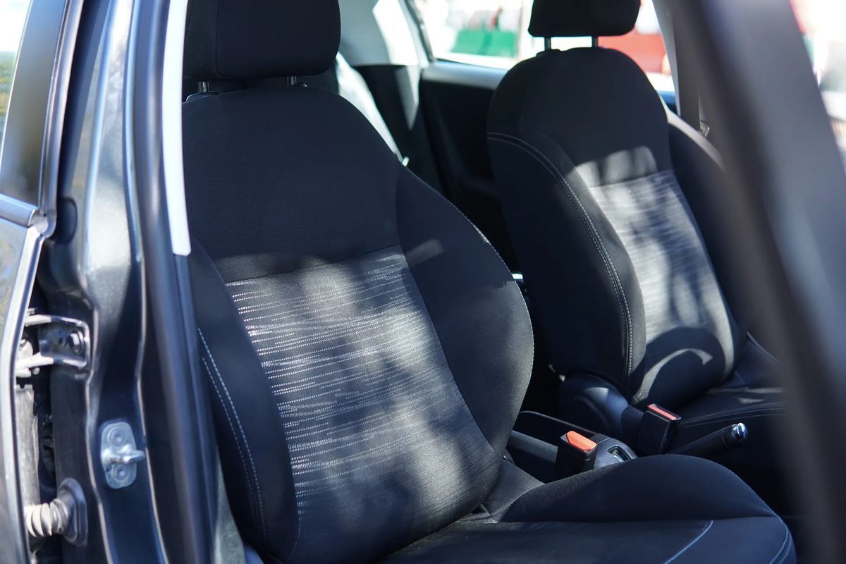 peugeot-208-2015-gasolina-1199cc