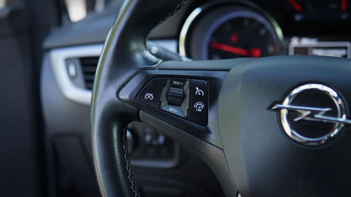 opel-astra-sport-tourer-2016-diesel-1598cc