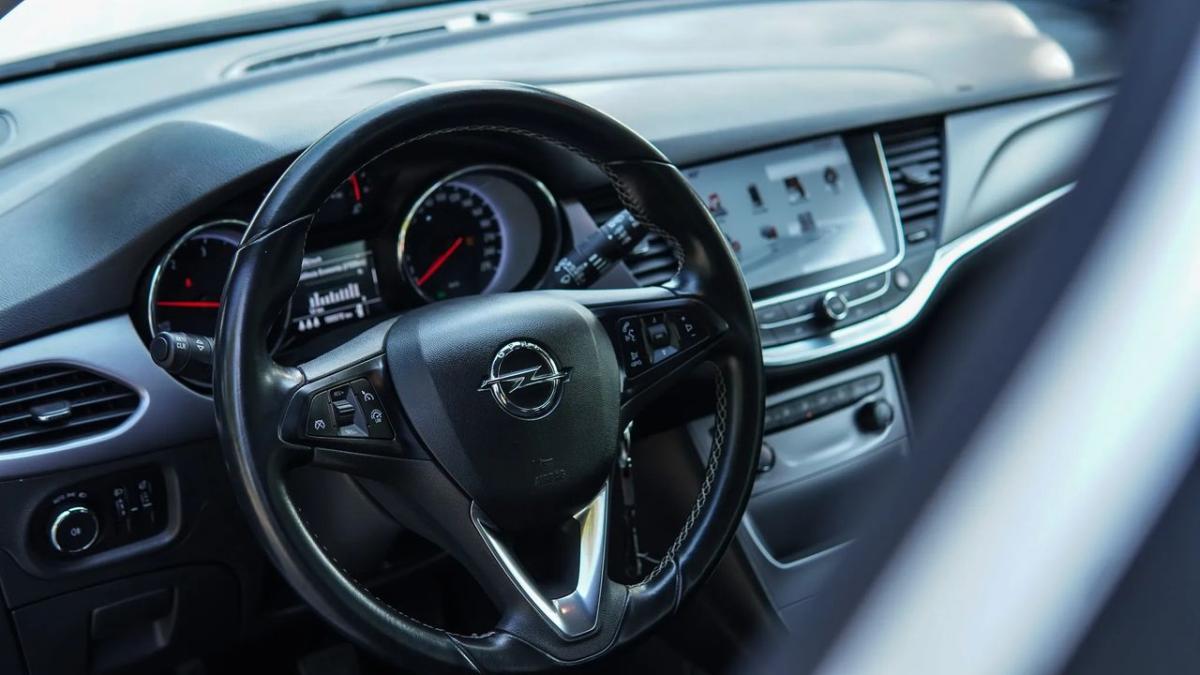 opel-astra-sport-tourer-2016-diesel-1598cc
