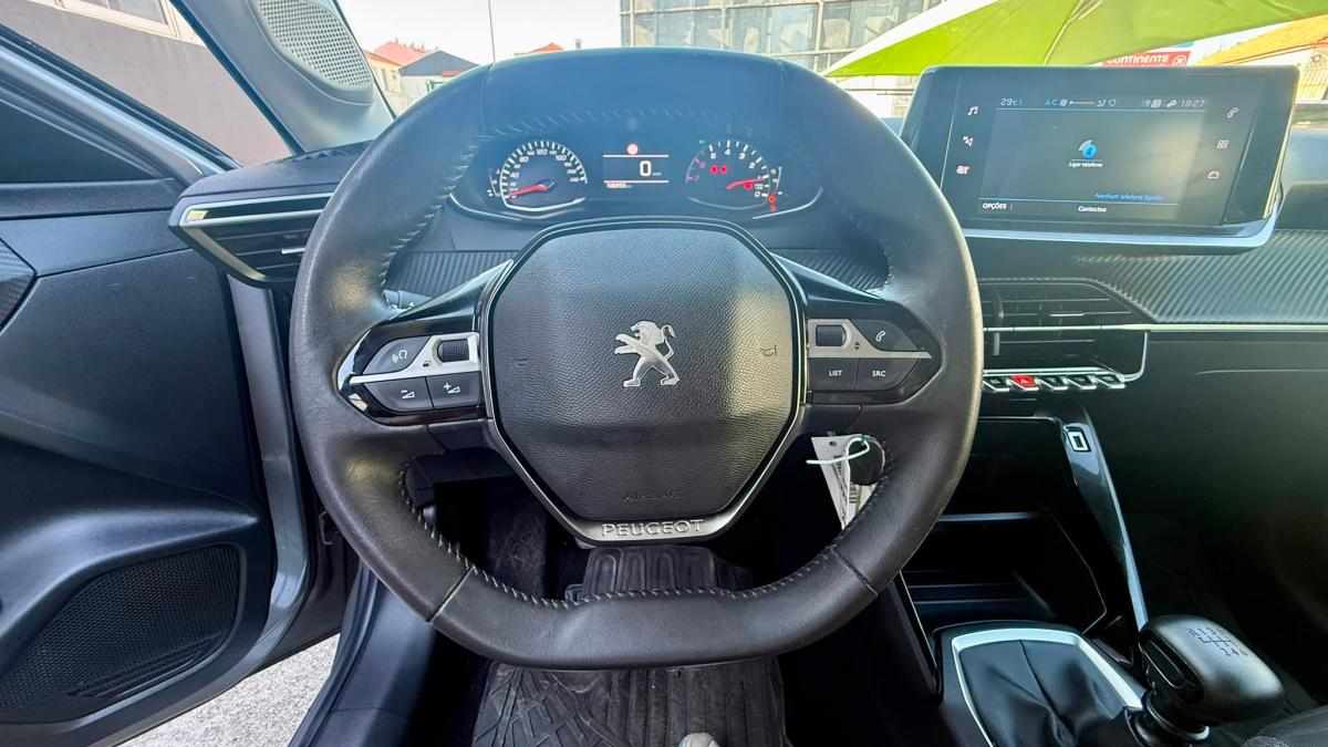 peugeot-208-1-2-puretech-2022-gasolina-1199cc