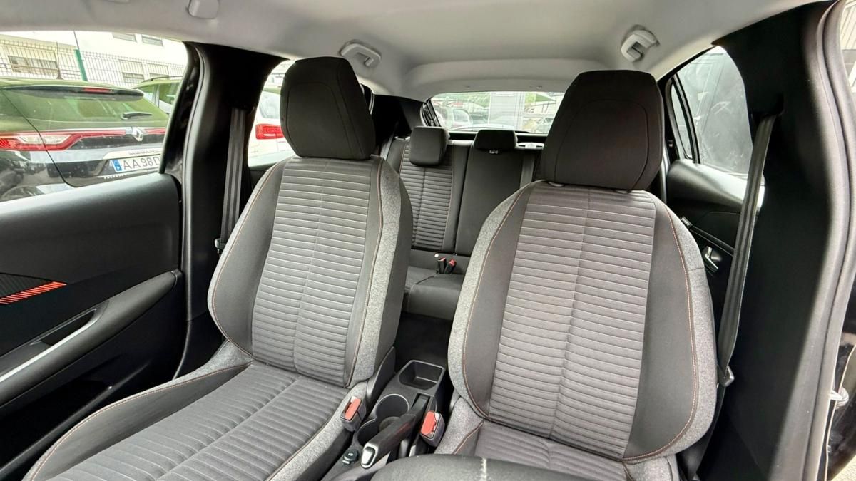 peugeot-208-2023-gasolina-1199cc