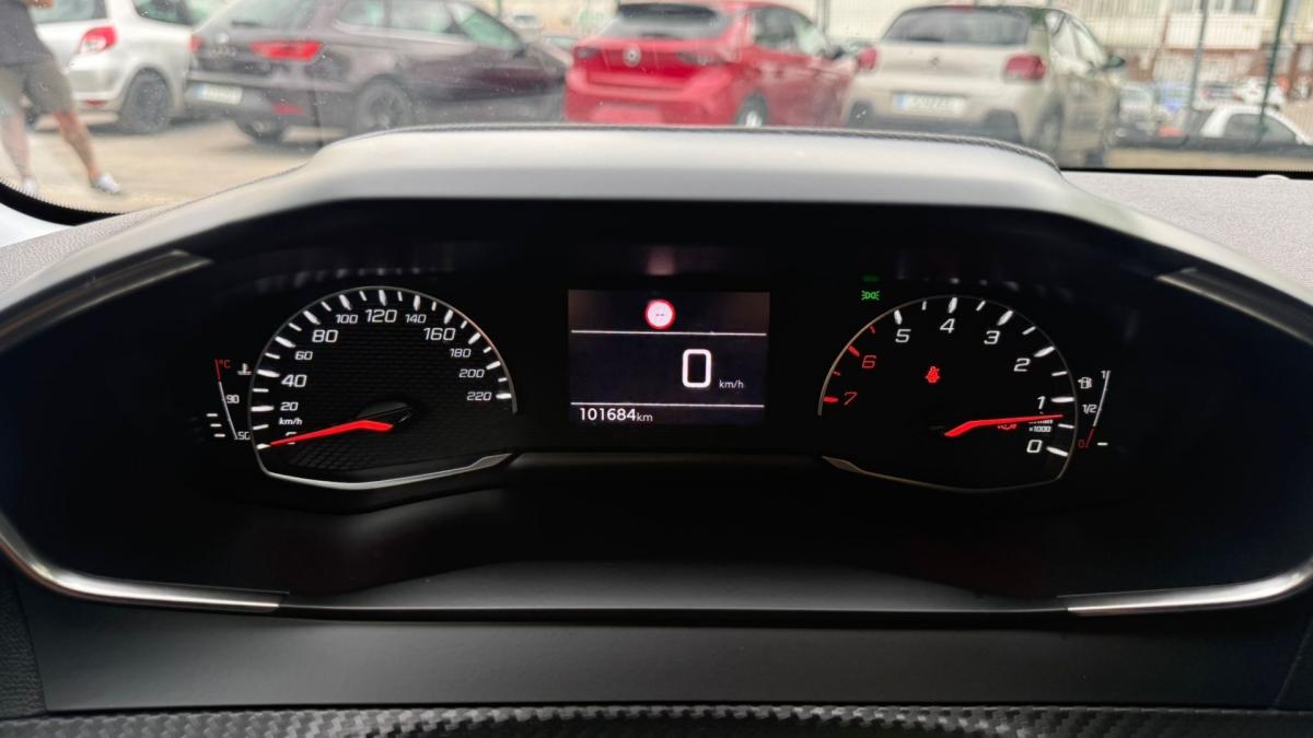 peugeot-208-2023-gasolina-1199cc