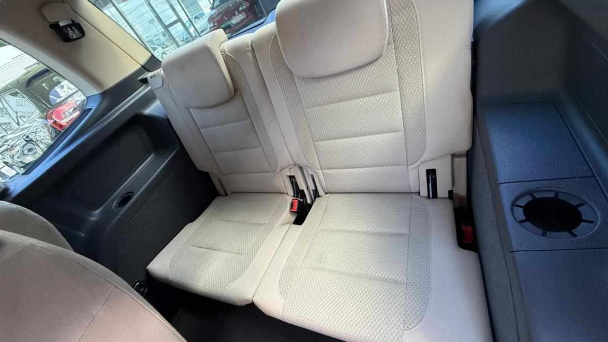 volkswagen-touran-1-6-tdi-2012-diesel-1598cc