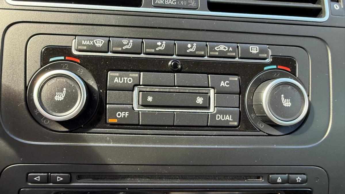 volkswagen-touran-1-6-tdi-2012-diesel-1598cc