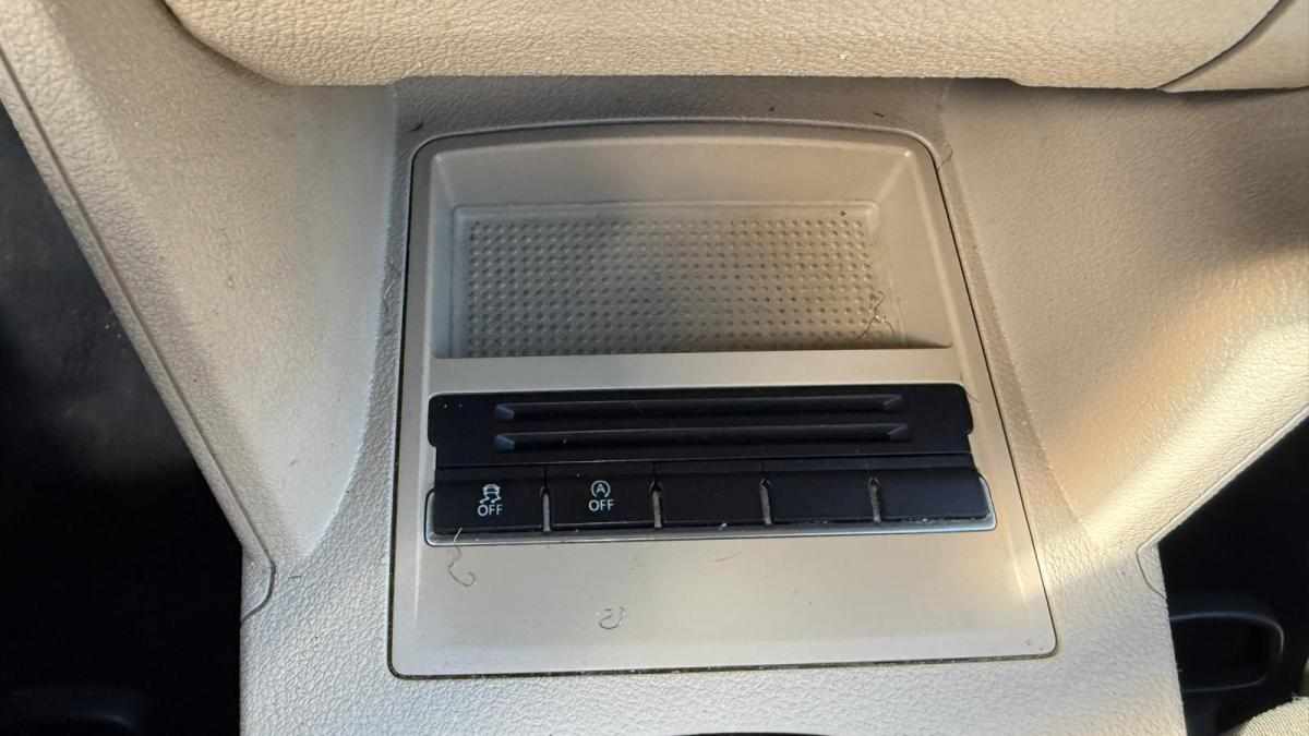 volkswagen-touran-1-6-tdi-2012-diesel-1598cc
