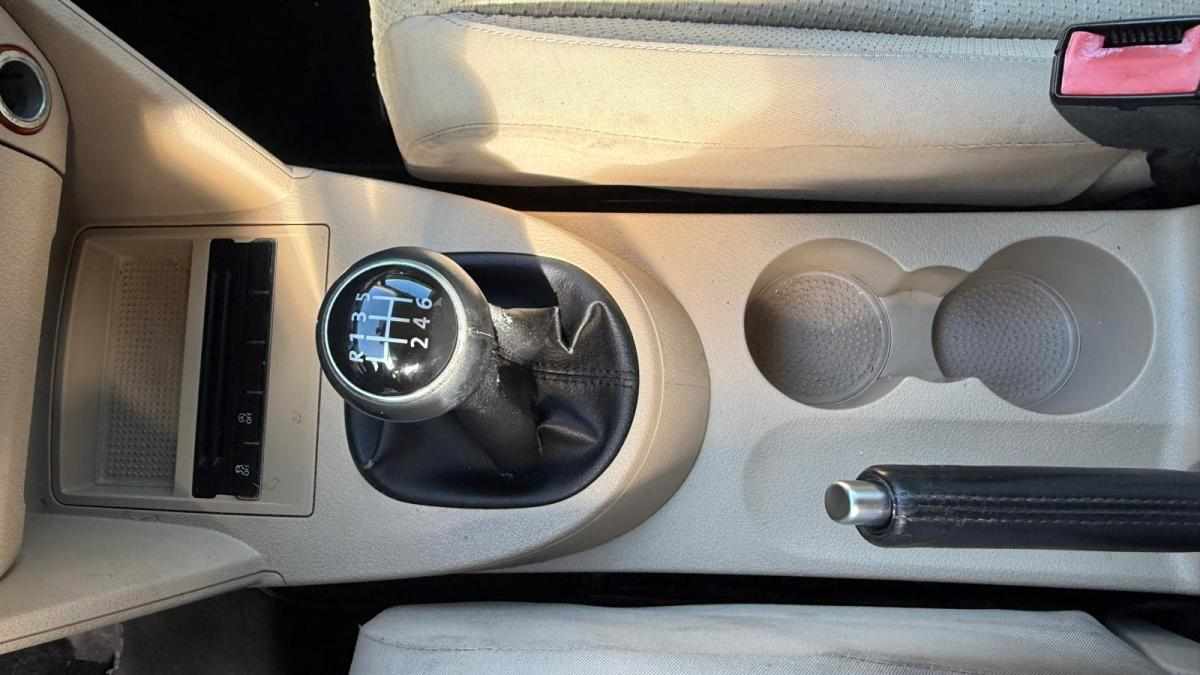 volkswagen-touran-1-6-tdi-2012-diesel-1598cc