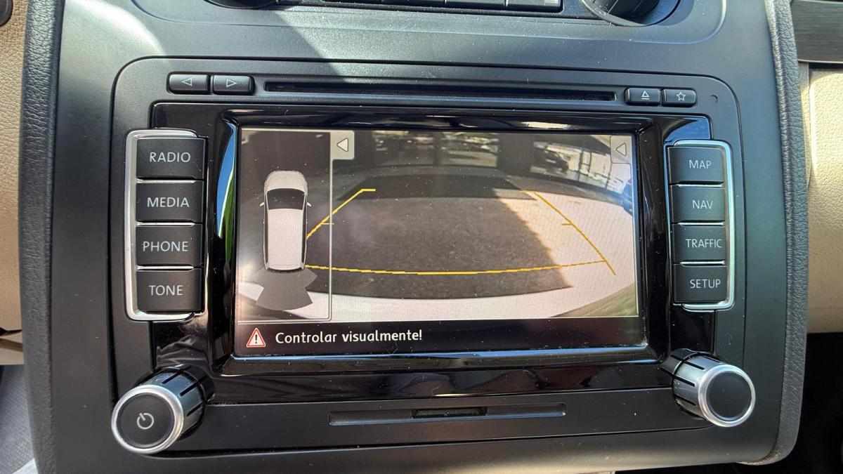 volkswagen-touran-1-6-tdi-2012-diesel-1598cc