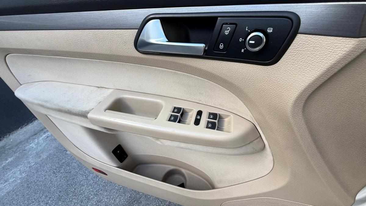 volkswagen-touran-1-6-tdi-2012-diesel-1598cc