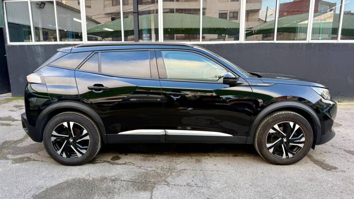 peugeot-e-2008-2022-eletrico-0cc