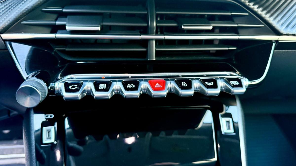 peugeot-e-2008-2022-eletrico-0cc