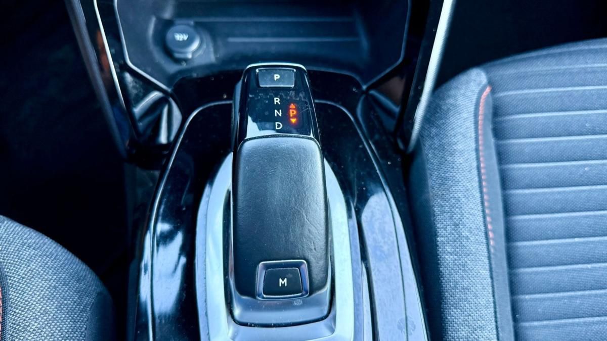peugeot-2008-2022-gasolina-1199cc