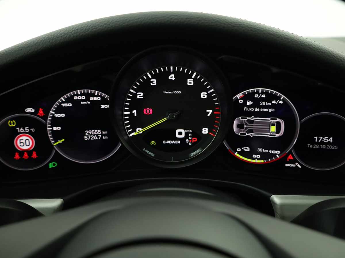 porsche-panamera-sport-turismo-2024-hibrido-a-gasolina-2894cc