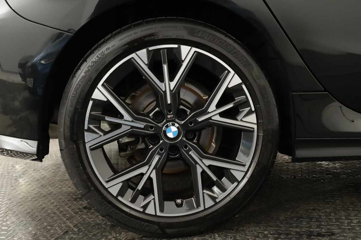 bmw-serie-1-2025-gasolina-1499cc