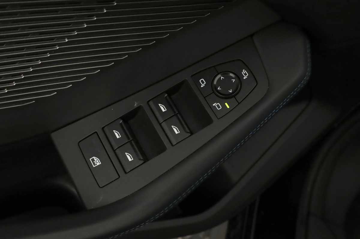 bmw-serie-1-2025-gasolina-1499cc