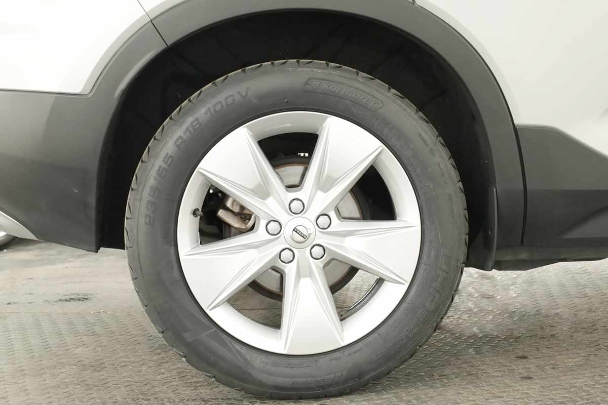 volvo-xc40-2024-gasolina-1477cc