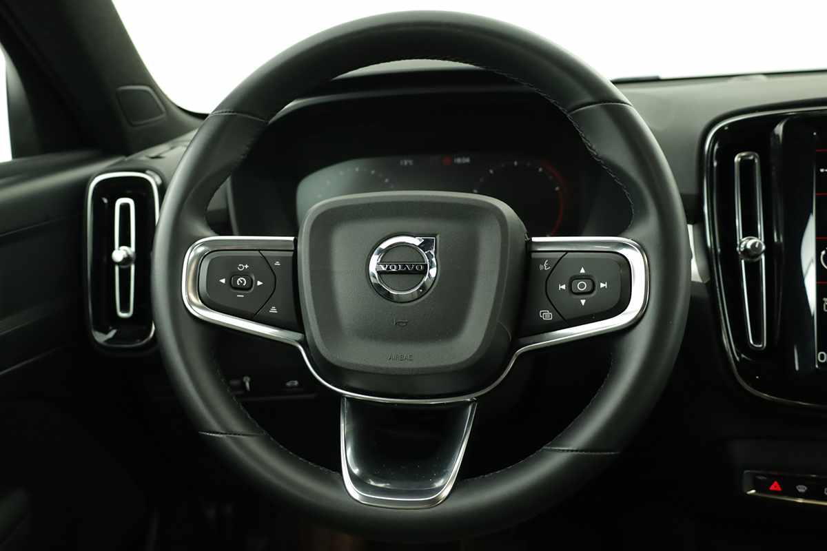 volvo-xc40-2024-gasolina-1477cc