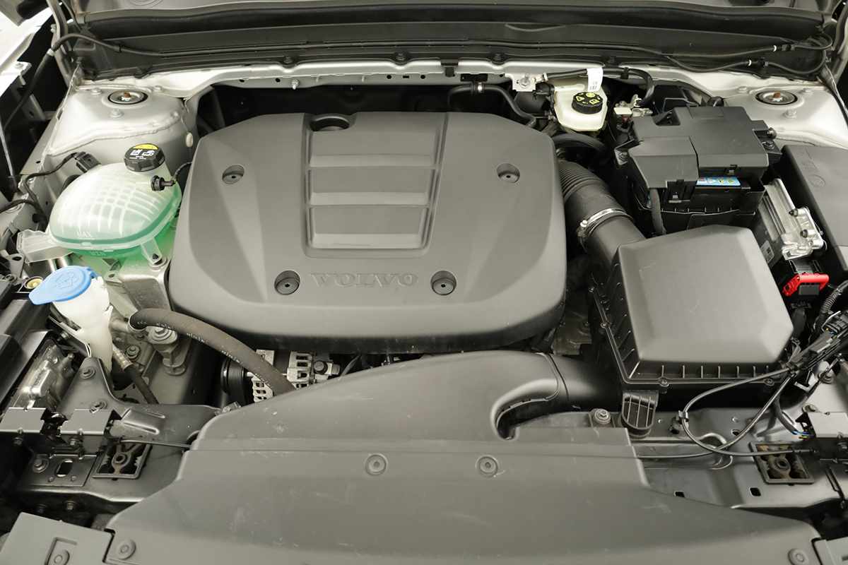 volvo-xc40-2024-gasolina-1477cc