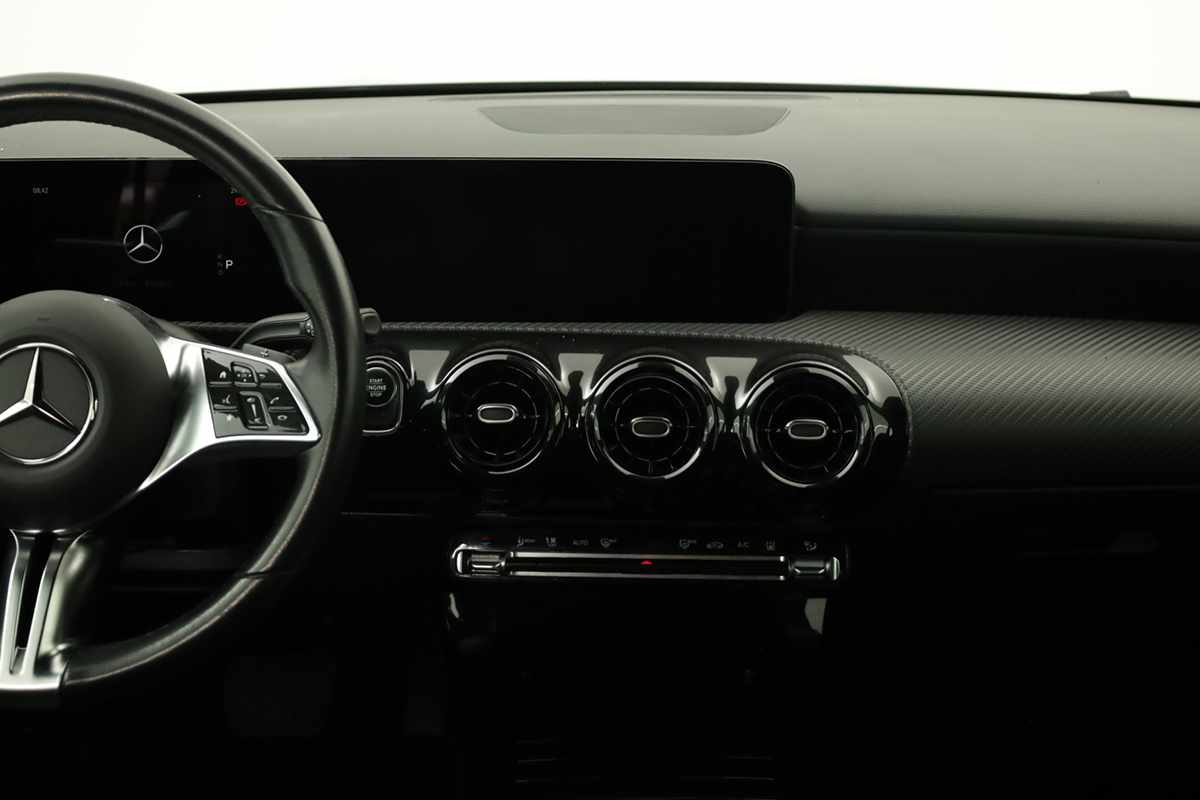 mercedes-benz-classe-a-2024-hibrido-a-gasolina-1332cc