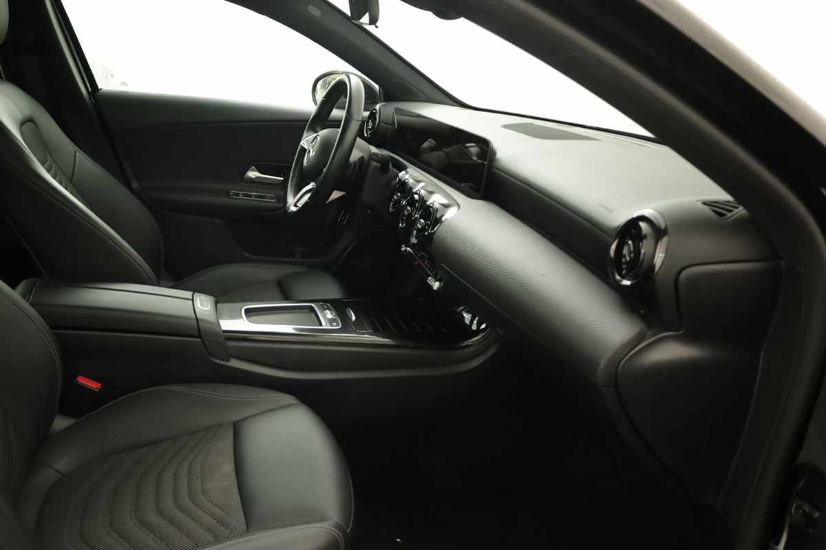 mercedes-benz-classe-a-2024-hibrido-a-gasolina-1332cc
