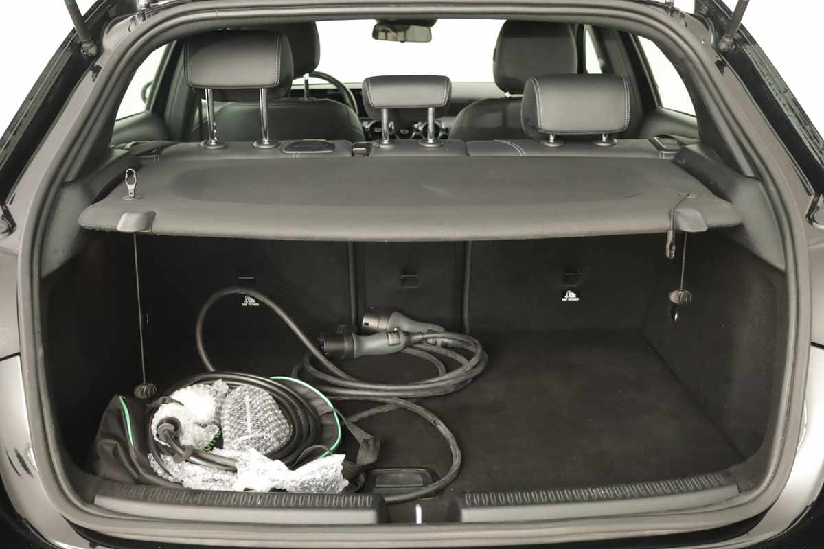 mercedes-benz-classe-a-2024-hibrido-a-gasolina-1332cc
