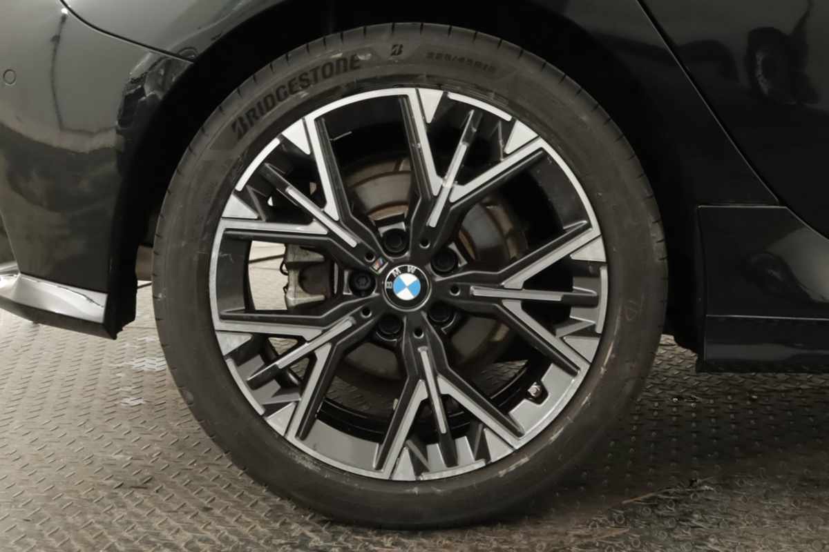 bmw-serie-1-2025-gasolina-1499cc