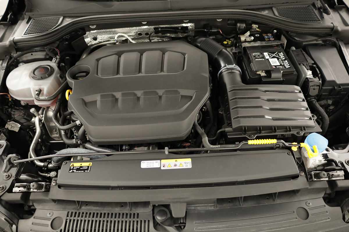volkswagen-golf-2024-gasolina-1984cc