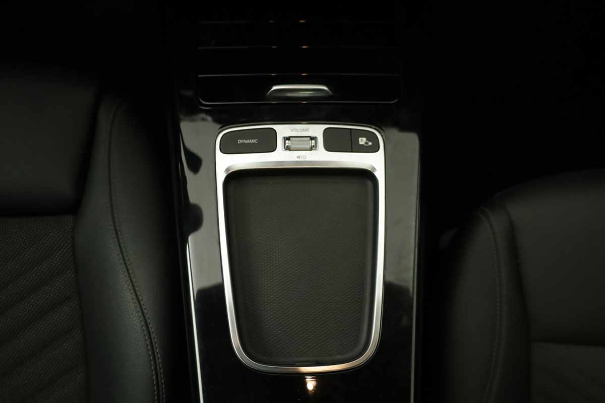 mercedes-benz-classe-a-2024-hibrido-a-gasolina-1332cc