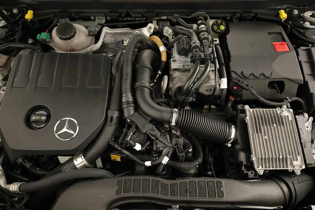 mercedes-benz-classe-a-2024-hibrido-a-gasolina-1332cc