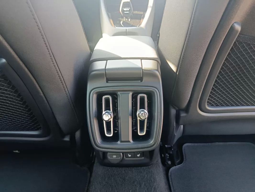 polestar-2-2021-eletrico-200cc