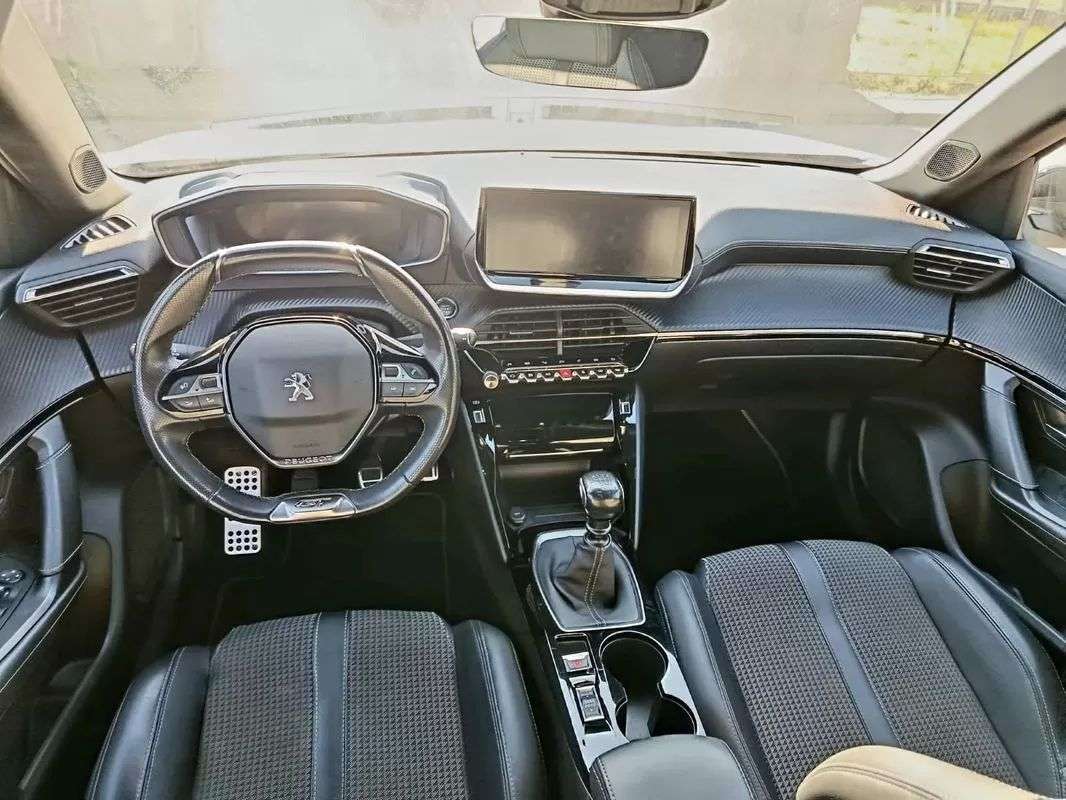 peugeot-2008-2021-gasolina-1199cc