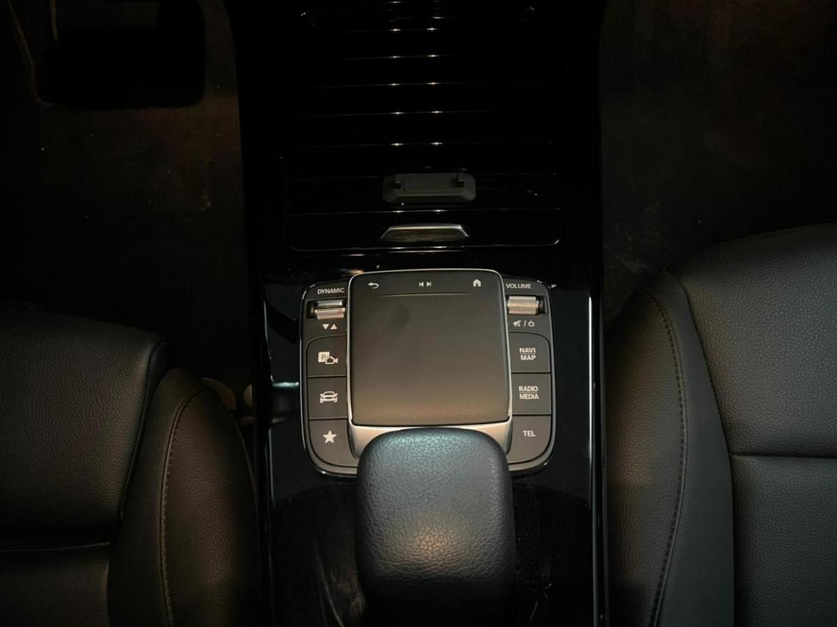 mercedes-benz-classe-a-2022-hibrido-a-gasolina-1332cc
