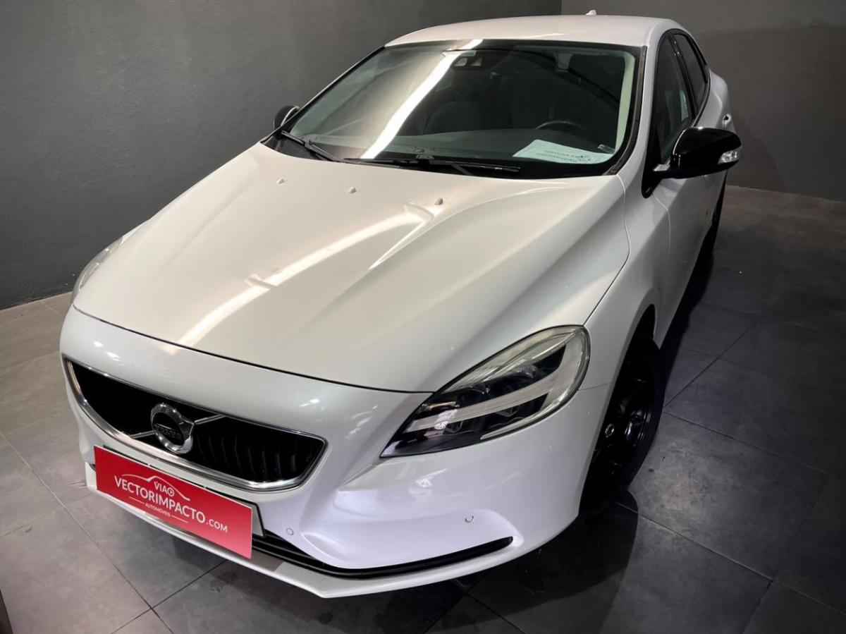 volvo-v40-2018-diesel-1969cc