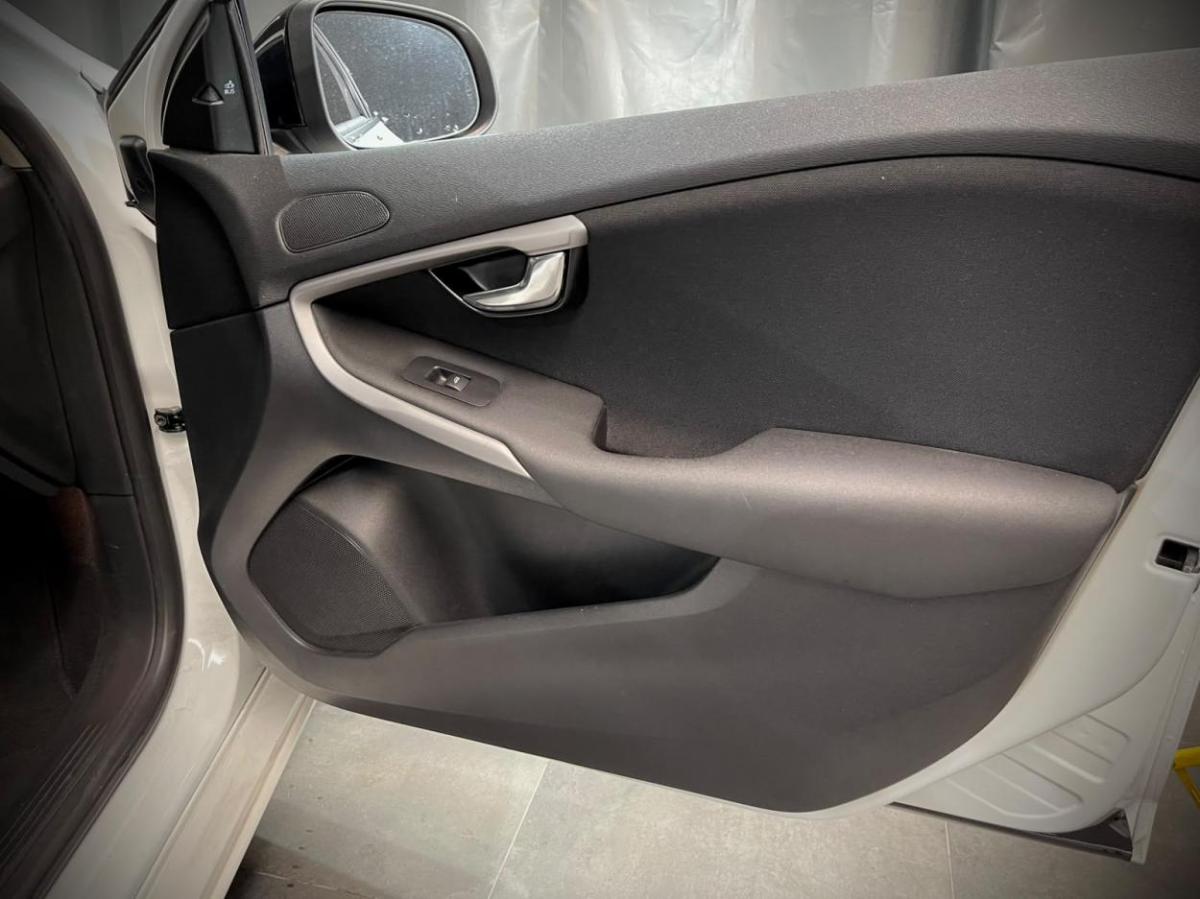 volvo-v40-2018-diesel-1969cc
