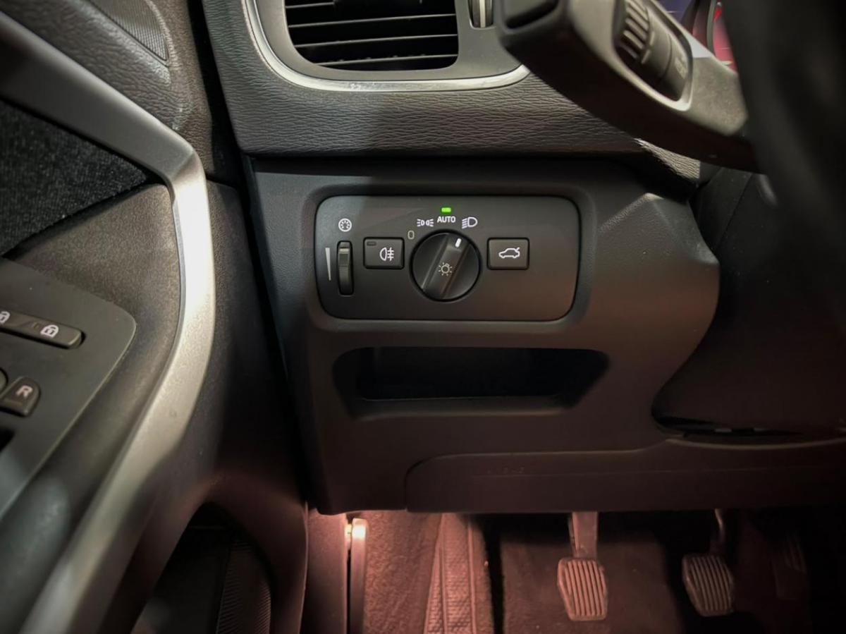 volvo-v40-2018-diesel-1969cc