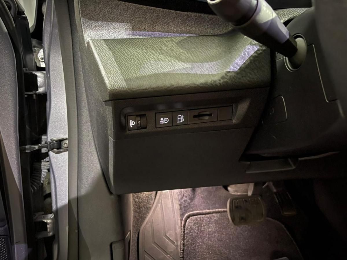 peugeot-308-2023-hibrido-a-gasolina-1598cc