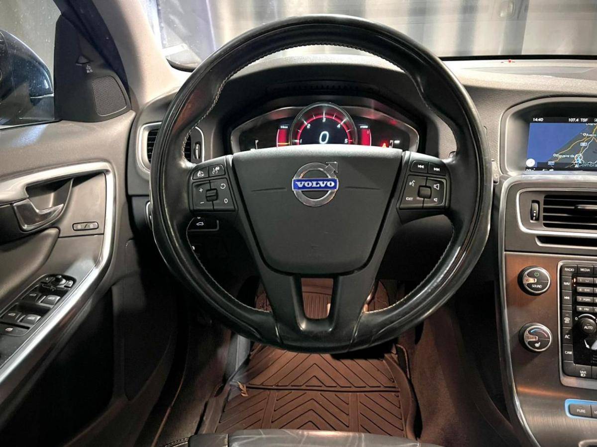 volvo-v60-2018-hibrido-a-diesel-2400cc