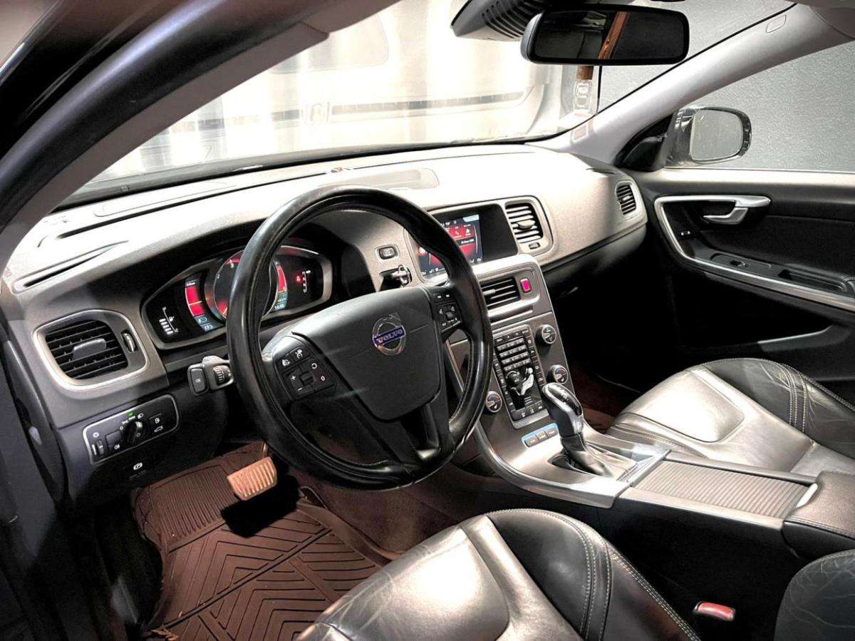 volvo-v60-2018-hibrido-a-diesel-2400cc