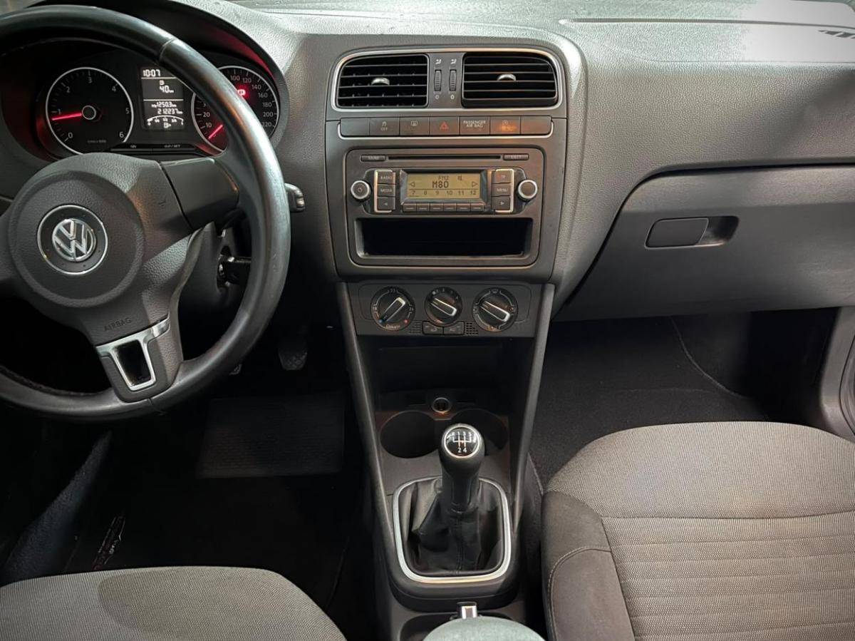 volkswagen-polo-2010-diesel-1598cc