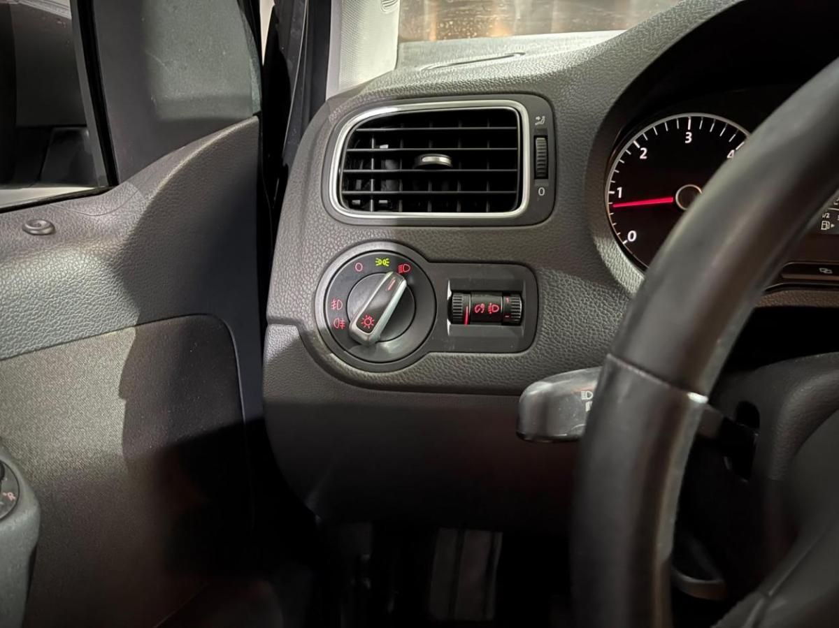 volkswagen-polo-2010-diesel-1598cc
