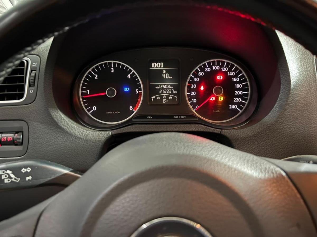 volkswagen-polo-2010-diesel-1598cc
