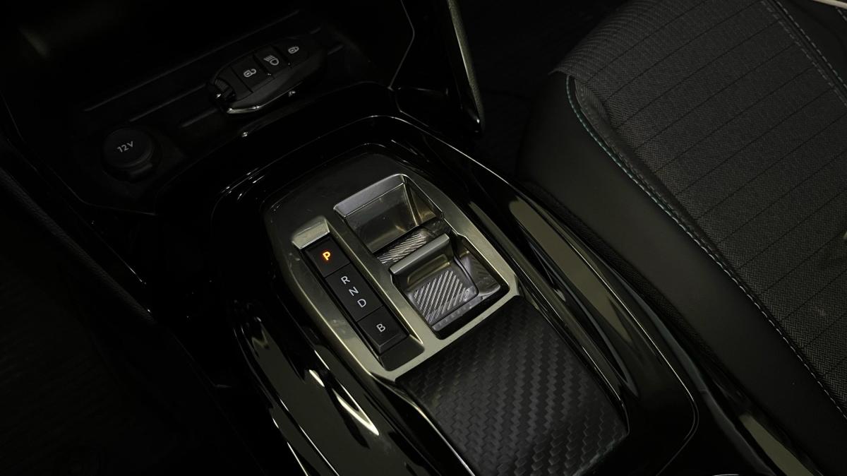peugeot-2008-2022-eletrico-500cc
