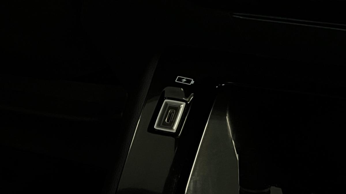 peugeot-2008-2022-eletrico-500cc