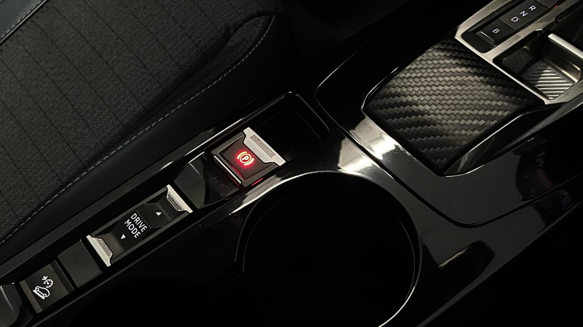 peugeot-2008-2022-eletrico-500cc