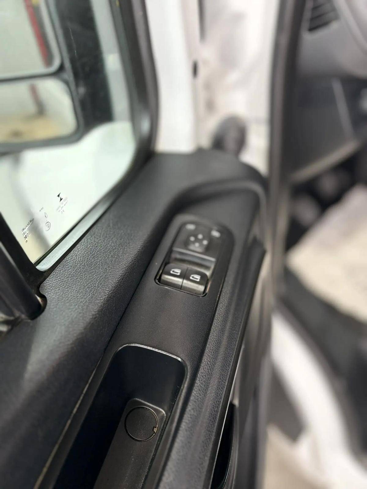 mercedes-benz-sprinter-2020-diesel-2143cc