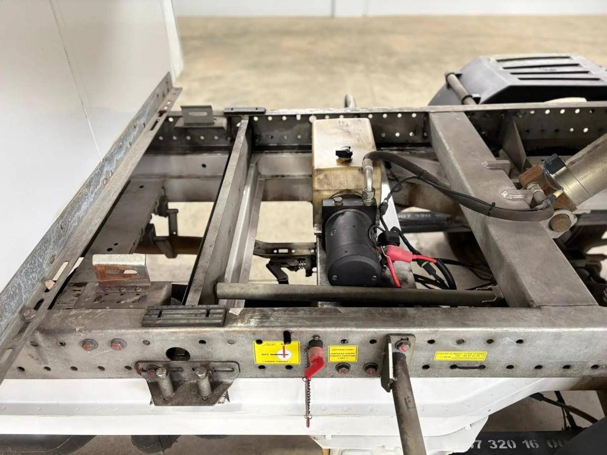 mercedes-benz-sprinter-2020-diesel-2143cc