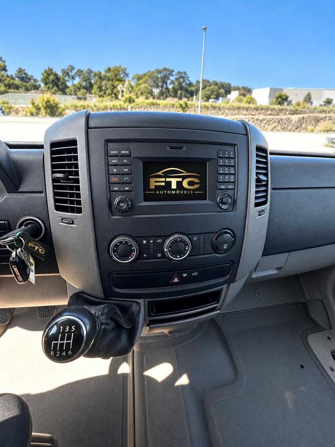 volkswagen-crafter-2014-diesel-1968cc