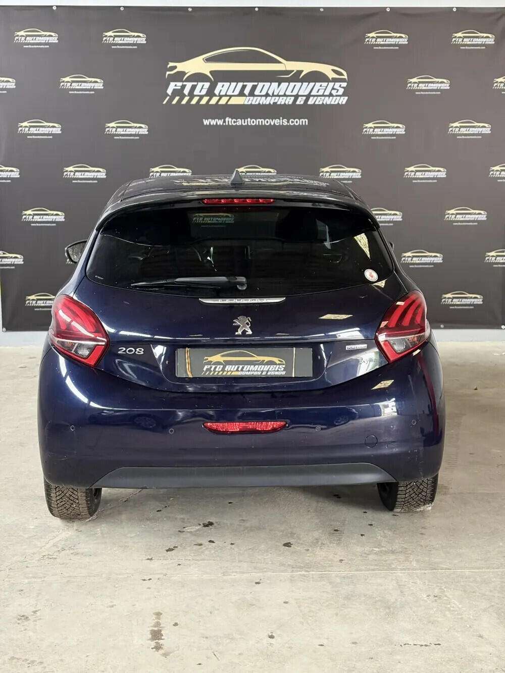 peugeot-208-2016-gasolina-1199cc