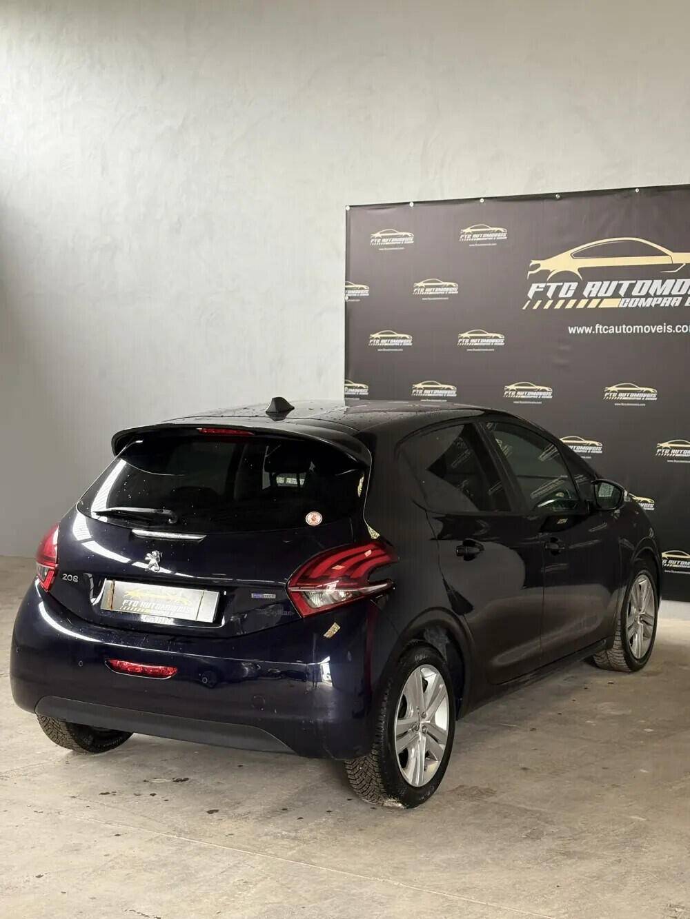 peugeot-208-2016-gasolina-1199cc