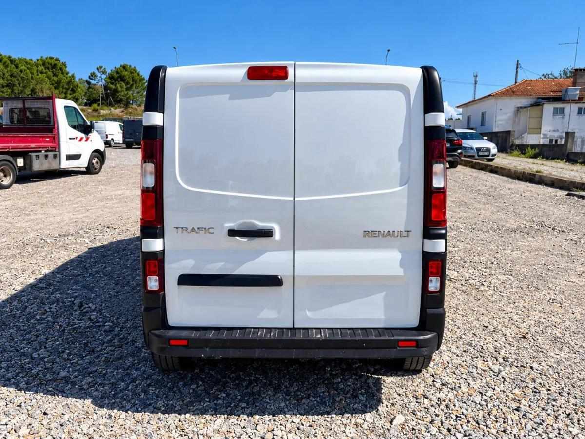 renault-trafic-2018-diesel-1598cc