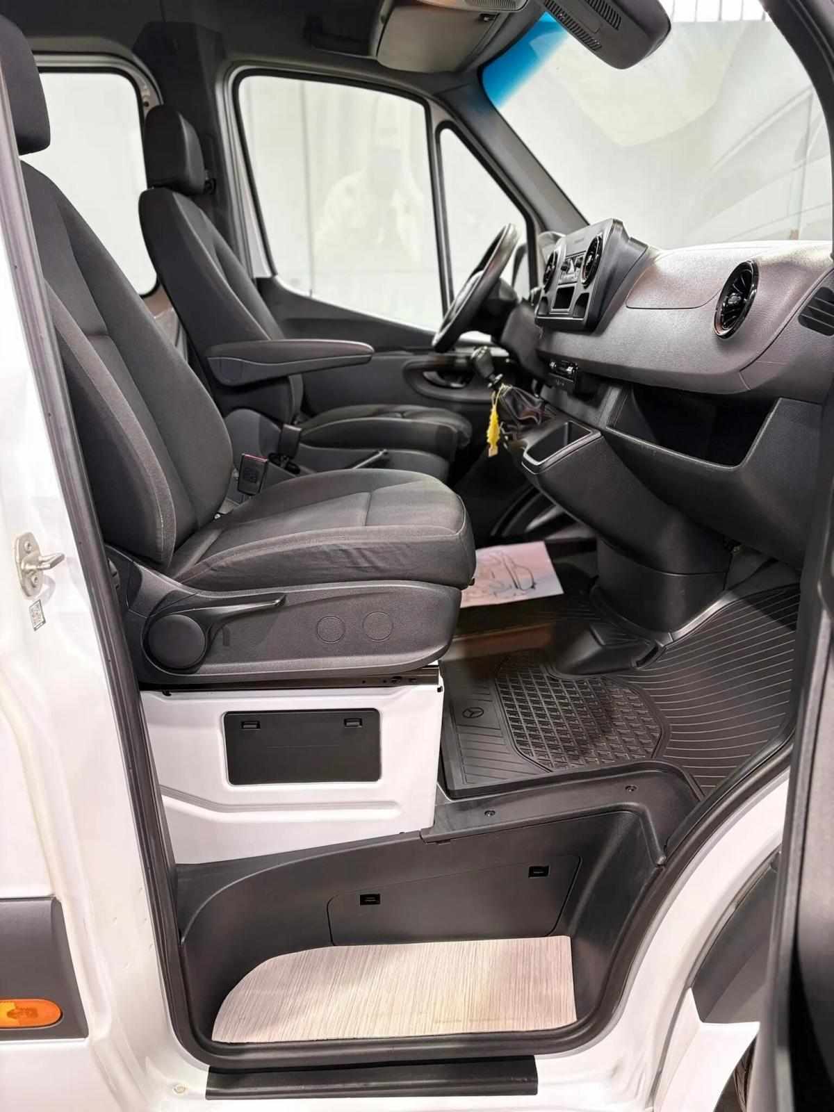 mercedes-benz-sprinter-2019-diesel-2143cc